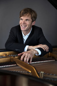 Artist photo of Roth, Matthias - Piano
