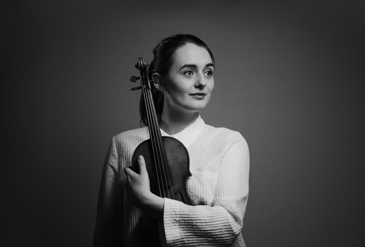 Artist photo of Kramb, Anne Luisa - Violin