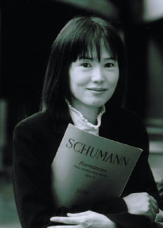 Artist photo of Koyama, Kyoko - piano