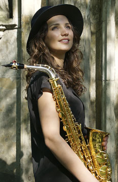 Artist photo of Asya Fateyeva - Saxofon