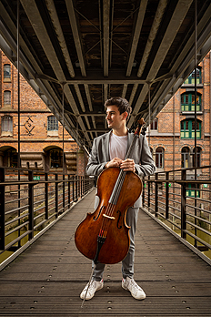 Artist photo of Michael Heupel - Cello