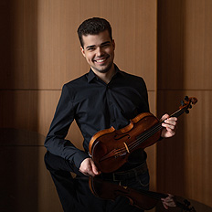 Artist photo of Luethy, Simon - Violin