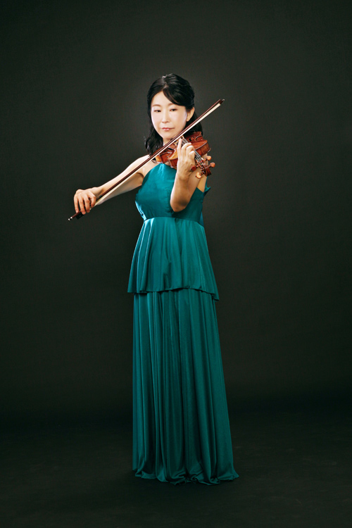 Artist photo of Riyo Uemura - Violine