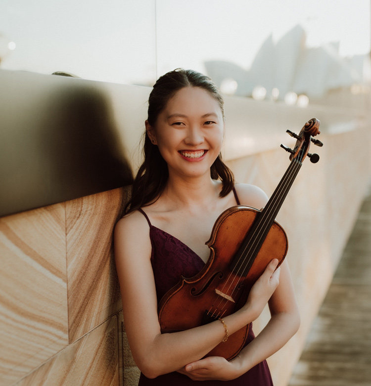 Victoria Wong, Violin