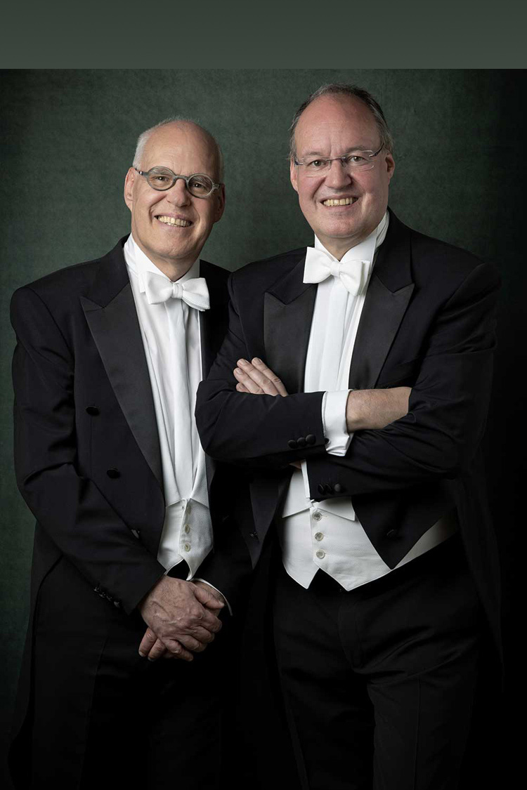 Vier Hände, eine Seele: Das Klavierduo Stenzl Das Klavierduo Hans-Peter und Volker Stenzl feiert in 2026 ihr 40-jähriges Bühnenjubiläum